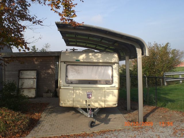 Aluminium carport KDR over caravan